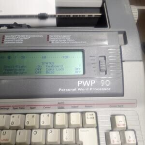 Smith Corona PWP 90 Personal Word Processor Typewriter & Hard Cover Works Great